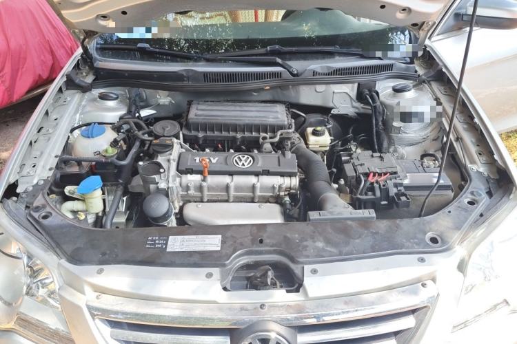 Used Volkswagen Bora 2011 1.6L Automatic Fashion Edition Engine Bay
