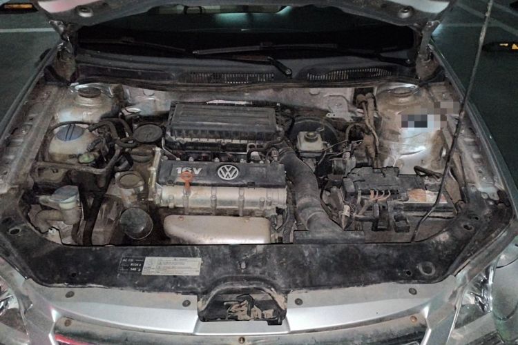 Used Volkswagen Bora 2011 1.6L Automatic Fashion Edition Engine Bay