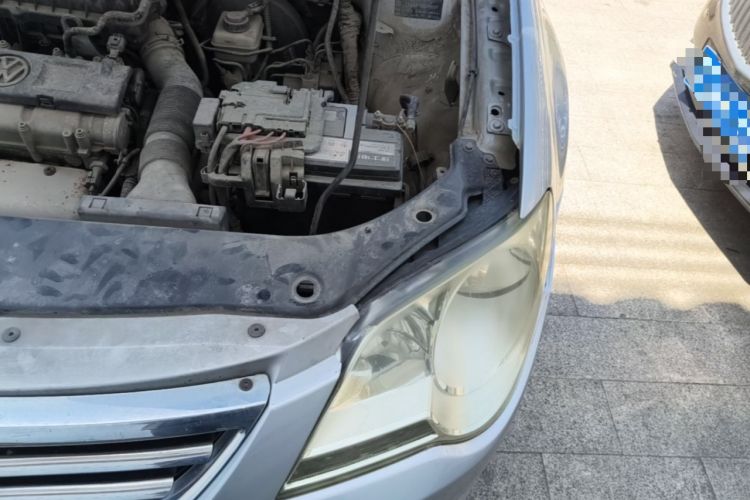 Used Volkswagen Bora 2011 1.6L Automatic Comfort Model Engine Bay Left