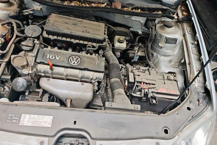 Used Volkswagen Bora 2011 1.6L Automatic Fashion Edition Engine Bay Left