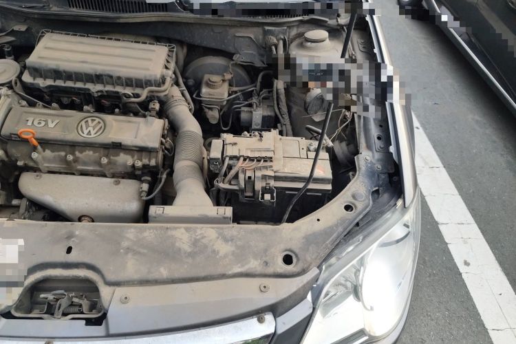 Used Volkswagen Bora 2011 1.6L Manual Fashion Edition Engine Bay Left