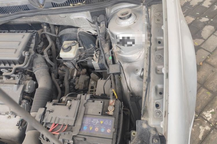 Used Volkswagen Bora 2011 1.6L Automatic Fashion Edition Engine Bay Left