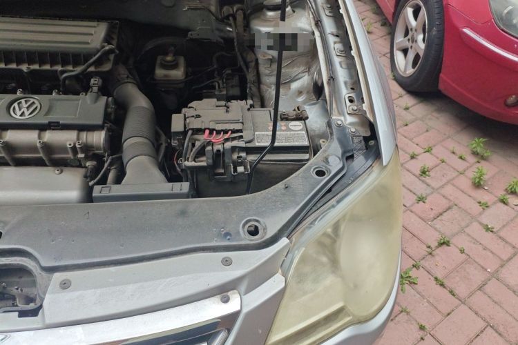 Used Volkswagen Bora 2011 1.6L Manual Fashion Edition Engine Bay Left