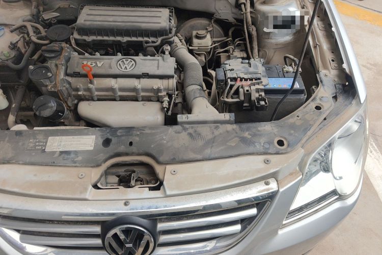 Used Volkswagen Bora 2011 1.6L Manual Comfort Version Engine Bay Left
