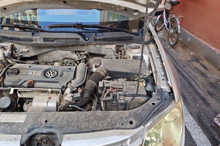 Used Volkswagen Bora 2011 1.4T Automatic Comfort Model Engine Bay Left