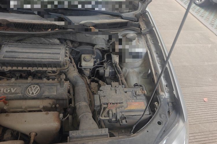 Used Volkswagen Bora 2011 1.6L Automatic Fashion Edition Engine Bay Left