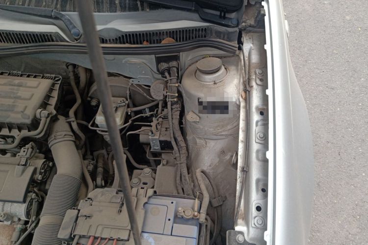 Used Volkswagen Bora 2011 1.6L Manual Fashion Edition Engine Bay Left