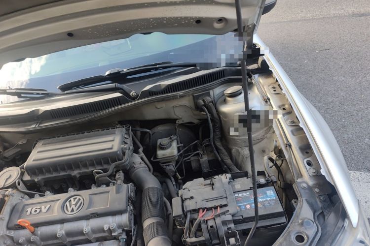 Used Volkswagen Bora 2011 1.6L Automatic Fashion Edition Engine Bay Left