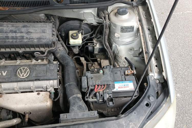 Used Volkswagen Bora 2011 1.6L Manual Comfort Version Engine Bay Left