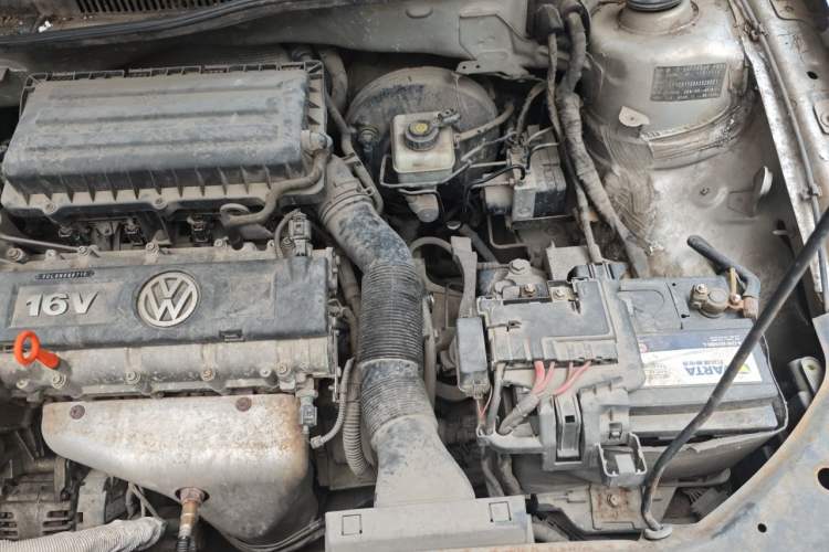 Used Volkswagen Bora 2011 1.6L Manual Fashion Edition Engine Bay Left