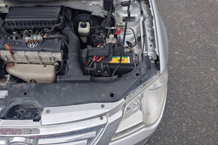 Used Volkswagen Bora 2011 1.6L Manual Fashion Edition Engine Bay Left
