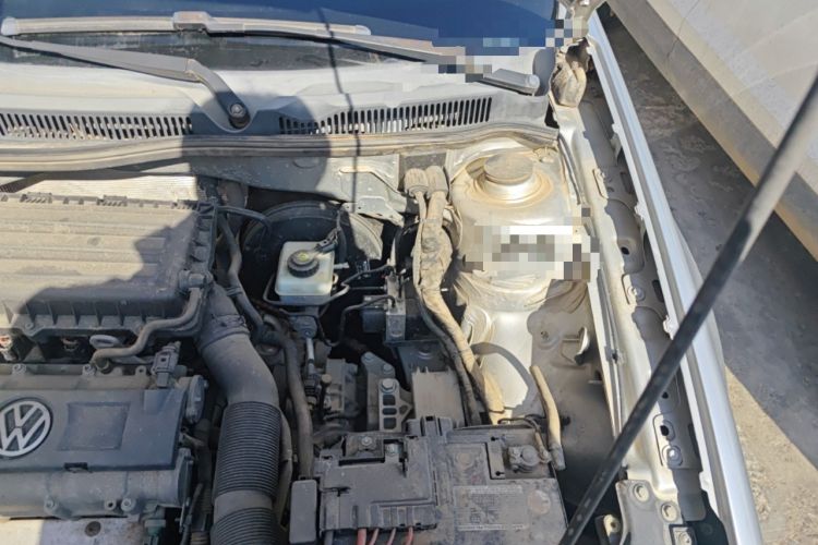 Used Volkswagen Bora 2011 1.6L Automatic Fashion Edition Engine Bay Left