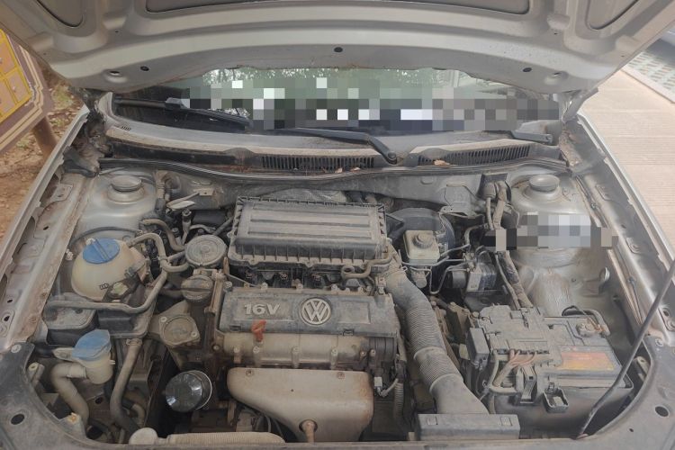Used Volkswagen Bora 2011 1.6L Automatic Fashion Edition Engine Bay