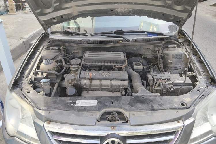 Used Volkswagen Bora 2011 1.6L Manual Fashion Edition Engine Bay