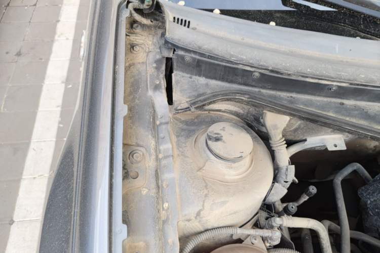 Used Volkswagen Bora 2011 1.6L Automatic Comfort Model Engine Bay Right