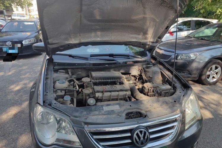 Used Volkswagen Bora 2011 1.6L Manual Comfort Version Engine Bay Right
