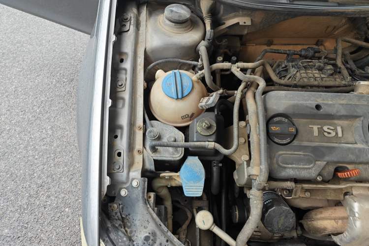 Used Volkswagen Bora 2011 1.4T Manual Comfort Model Engine Bay Right
