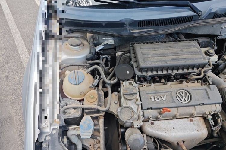 Used Volkswagen Bora 2011 1.6L Automatic Fashion Edition Engine Bay Right
