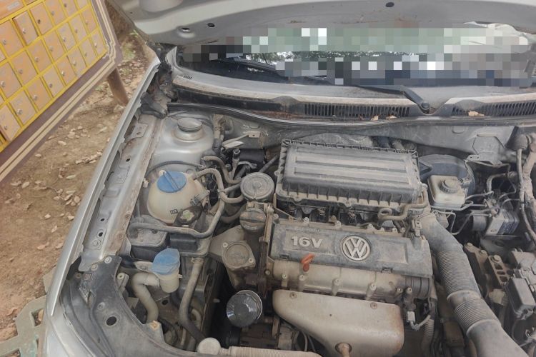 Used Volkswagen Bora 2011 1.6L Automatic Fashion Edition Engine Bay Right