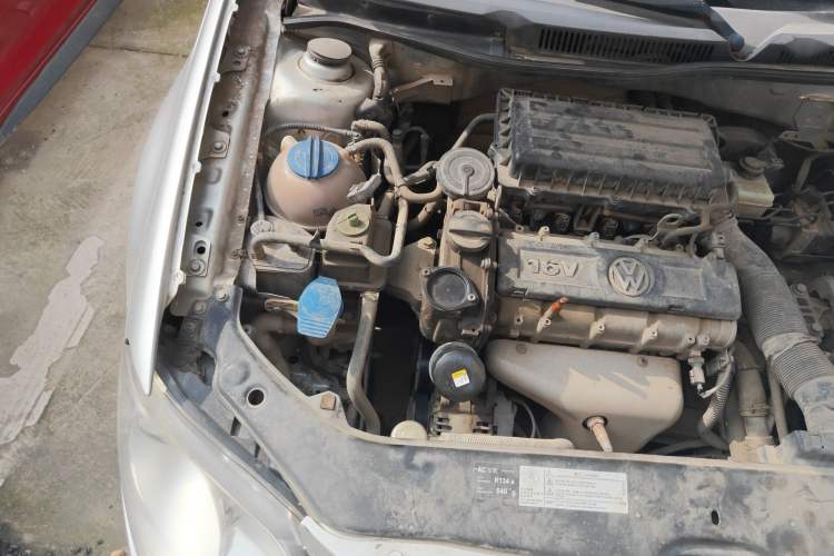 Used Volkswagen Bora 2011 1.6L Automatic Fashion Edition Engine Bay Right