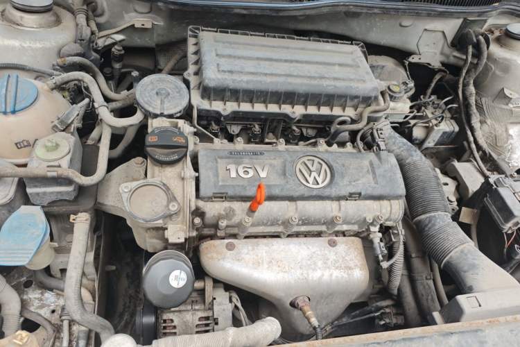 Used Volkswagen Bora 2011 1.6L Manual Fashion Edition Engine Bay Right