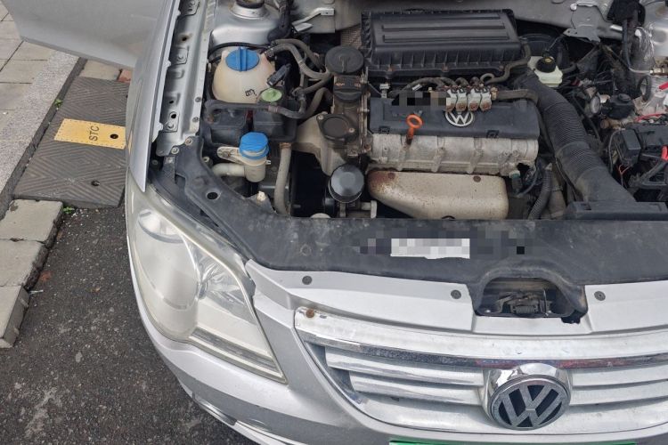 Used Volkswagen Bora 2011 1.6L Manual Fashion Edition Engine Bay Right