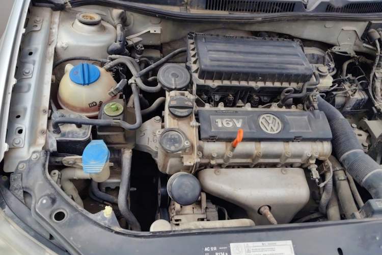 Used Volkswagen Bora 2011 1.6L Manual Comfort Version Engine Bay Right