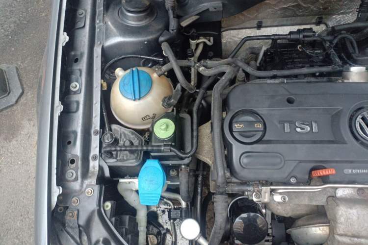 Used Volkswagen Bora 2011 1.4T Automatic Comfort Model Engine Bay Right