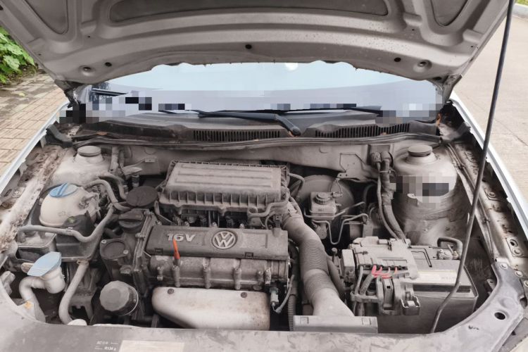 Used Volkswagen Bora 2011 1.6L Automatic Fashion Edition Engine Bay