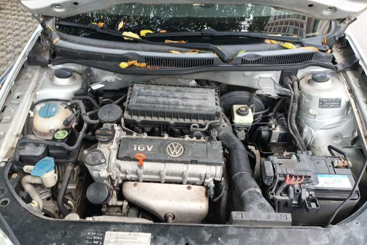 Used Volkswagen Bora 2011 1.6L Manual Comfort Version Engine Bay