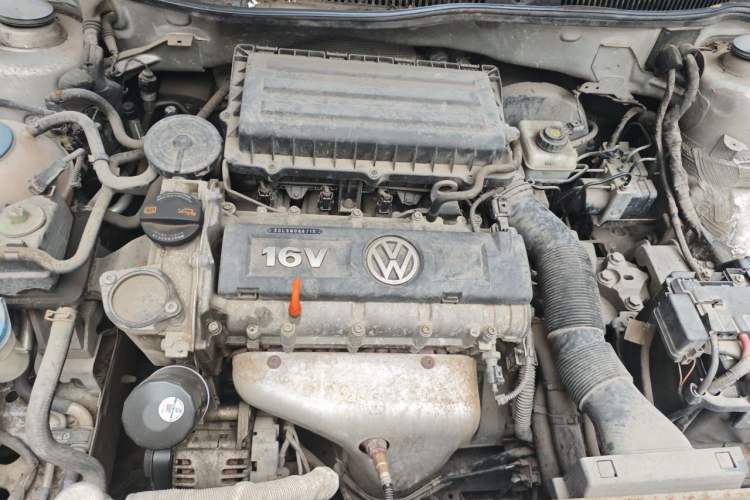 Used Volkswagen Bora 2011 1.6L Manual Fashion Edition Engine Bay