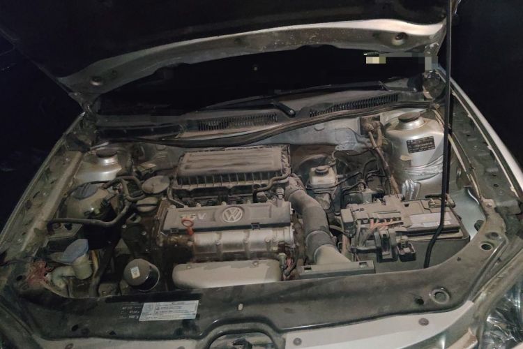 Used Volkswagen Bora 2011 1.6L Manual Fashion Edition Engine Bay