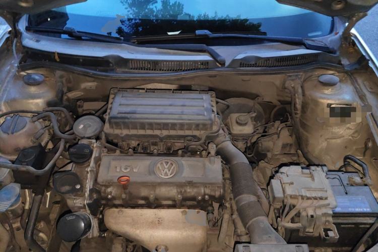 Used Volkswagen Bora 2011 1.6L Automatic Fashion Edition Engine Bay