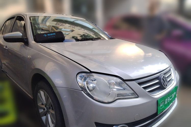 Used Volkswagen Bora 2011 1.4T Automatic Luxury Model Front Right 45 Deg