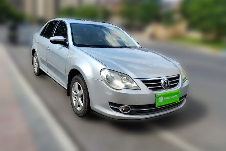 Used Volkswagen Bora 2011 1.6L Manual Comfort Version Front Right 45 Deg