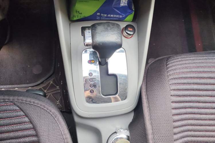 Used Volkswagen Bora 2011 1.6L Automatic Comfort Model Gear Lever