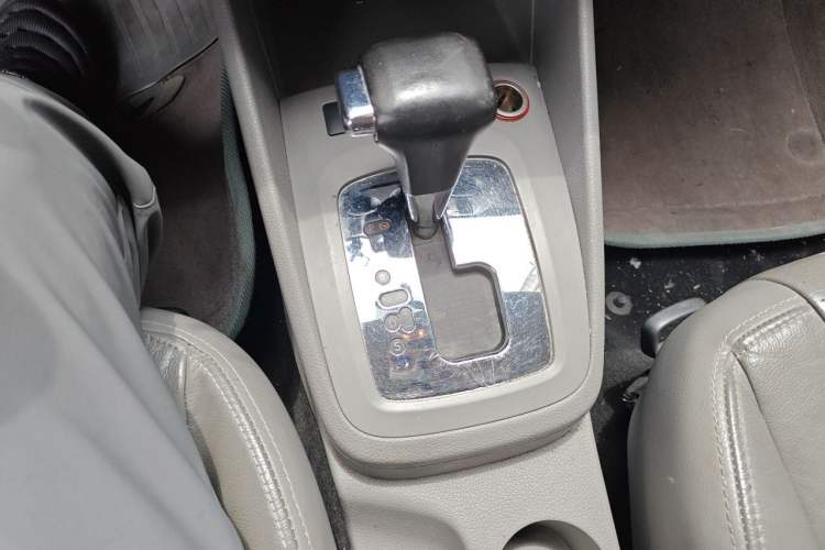 Used Volkswagen Bora 2011 1.6L Automatic Comfort Model Gear Lever