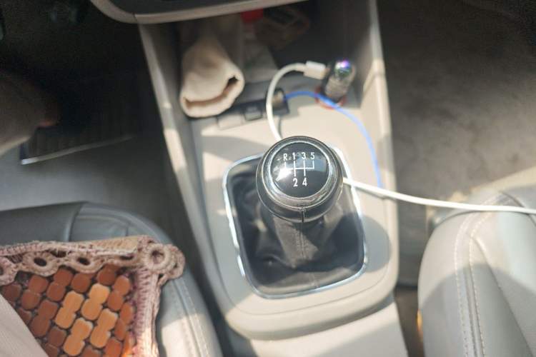 Used Volkswagen Bora 2011 1.6L Manual Comfort Version Gear Lever