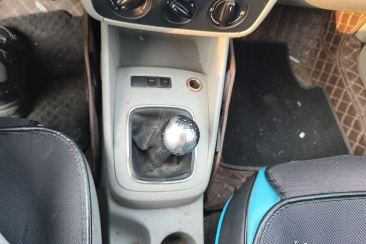 Used Volkswagen Bora 2011 1.6L Manual Fashion Edition Gear Lever