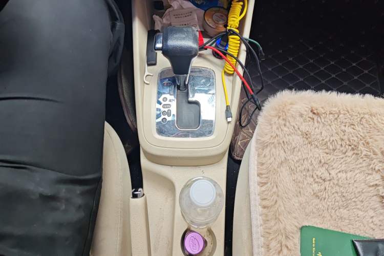 Used Volkswagen Bora 2011 1.6L Automatic Fashion Edition Gear Lever