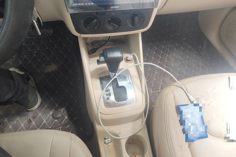 Used Volkswagen Bora 2011 1.6L Automatic Fashion Edition Gear Lever