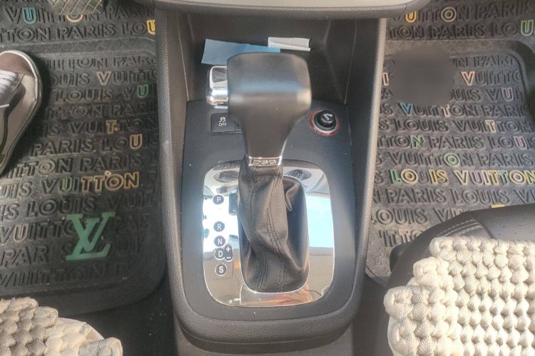 Used Volkswagen Bora 2011 1.4T Automatic Comfort Model Gear Lever