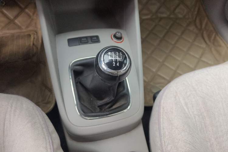 Used Volkswagen Bora 2011 1.6L Manual Comfort Version Gear Lever