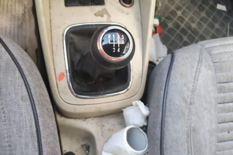 Used Volkswagen Bora 2011 1.6L Manual Fashion Edition Gear Lever