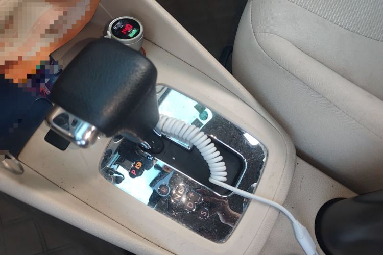 Used Volkswagen Bora 2011 1.6L Automatic Fashion Edition Gear Lever