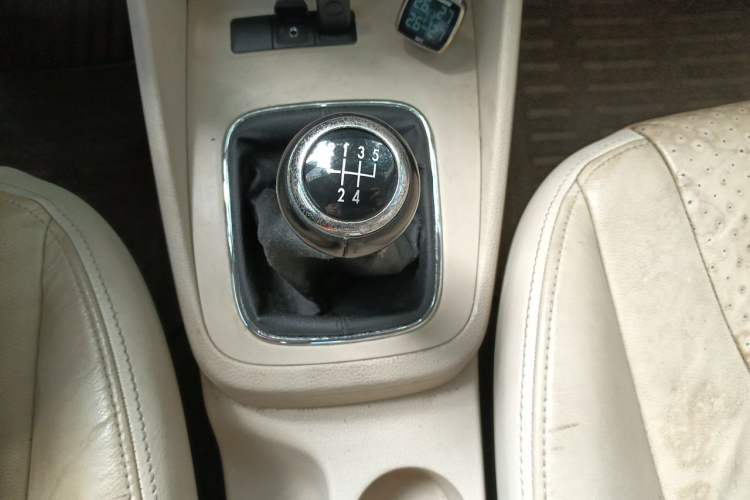 Used Volkswagen Bora 2011 1.6L Manual Comfort Version Gear Lever