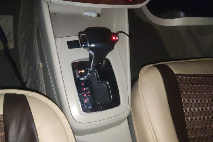 Used Volkswagen Bora 2011 1.6L Automatic Comfort Model Gear Lever