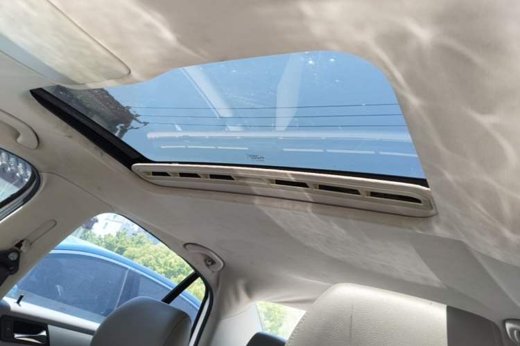 Used Volkswagen Bora 2011 1.6L Automatic Comfort Model Headliner
