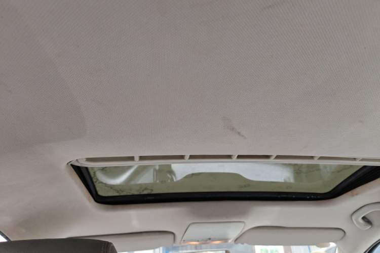 Used Volkswagen Bora 2011 1.6L Automatic Comfort Model Headliner
