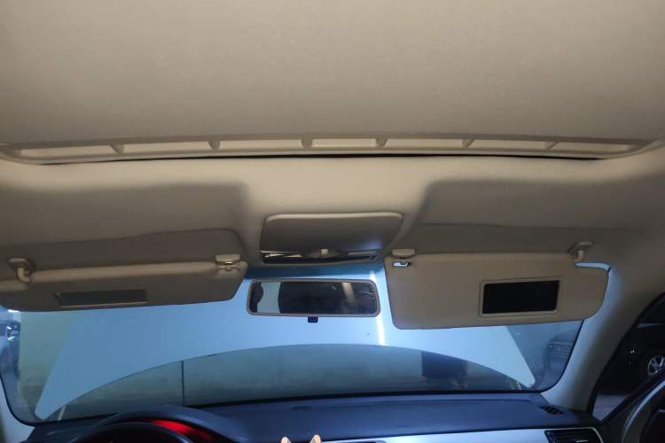 Used Volkswagen Bora 2011 1.4T Automatic Comfort Model Headliner